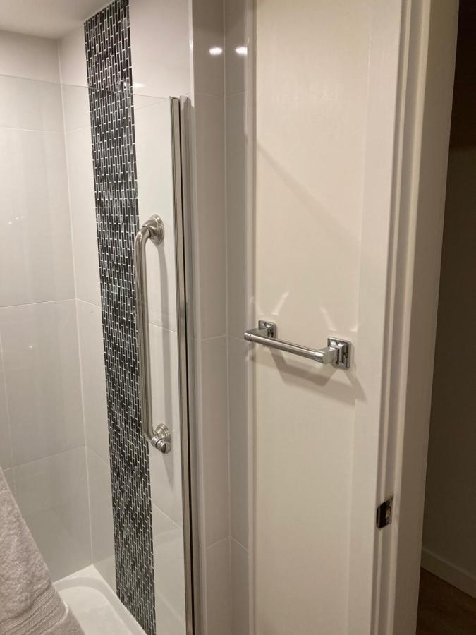 Bright Poolside Walkout Two Bedroom Basement Suite In The Okanagan Penticton Exterior foto