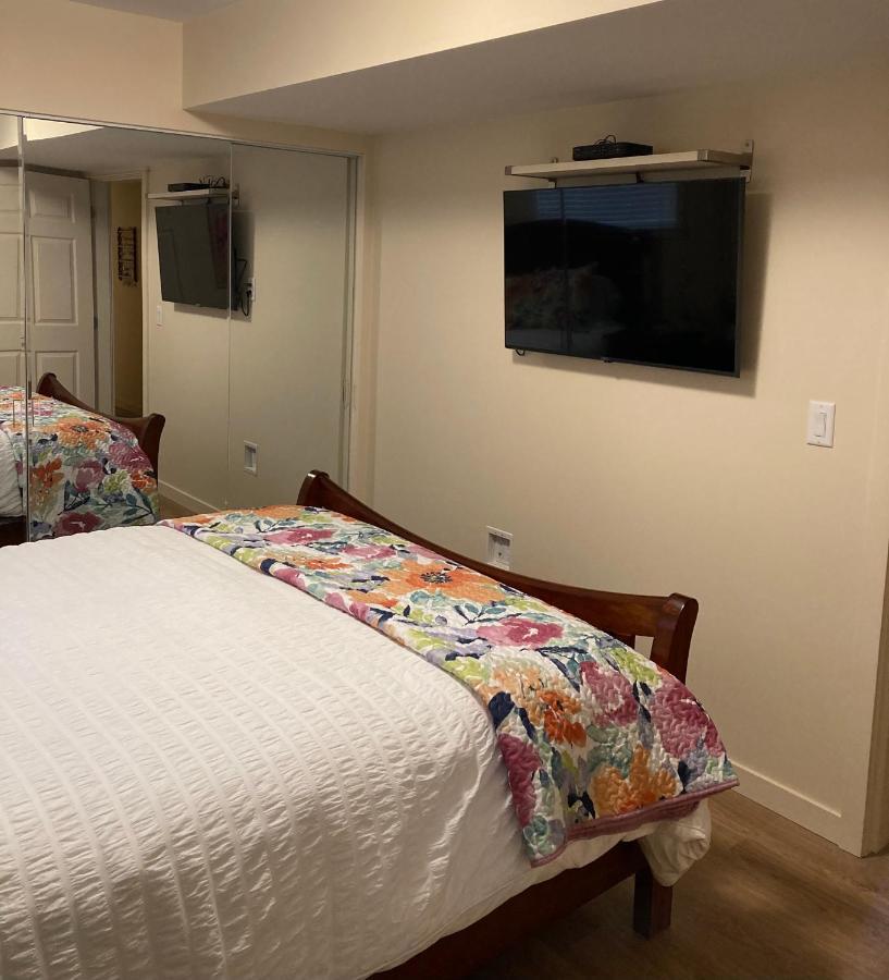 Bright Poolside Walkout Two Bedroom Basement Suite In The Okanagan Penticton Exterior foto