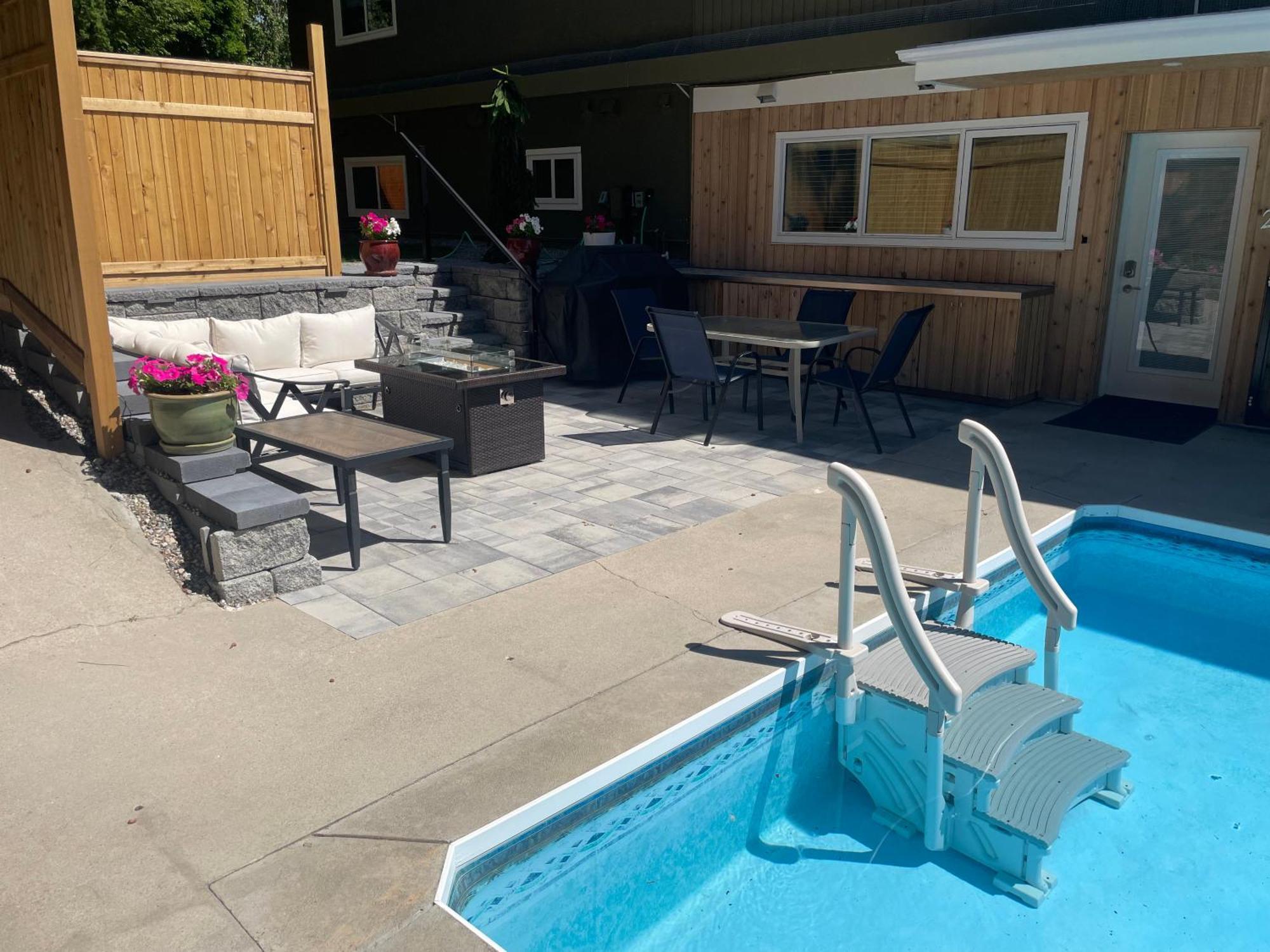 Bright Poolside Walkout Two Bedroom Basement Suite In The Okanagan Penticton Exterior foto